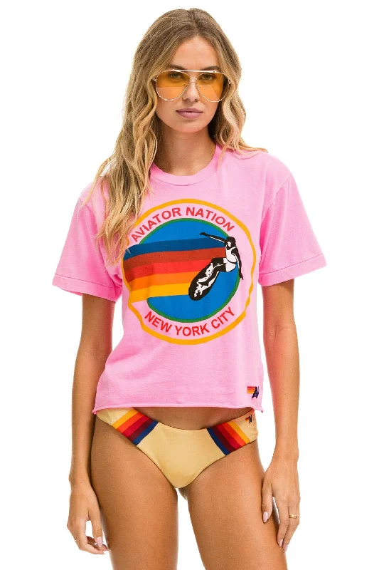 SIGNATURE NEW YORK CITY BOYFRIEND TEE - NEON PINK